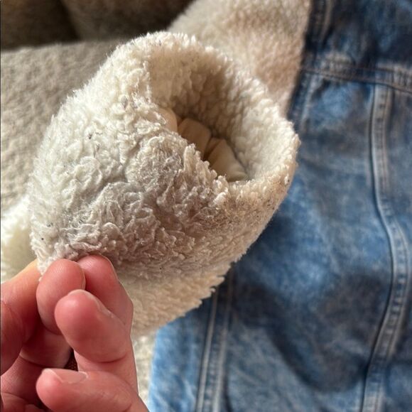 GAP Blue and White Jean Jacket with Cozy Fleece Sleeves - Picture 15 of 16